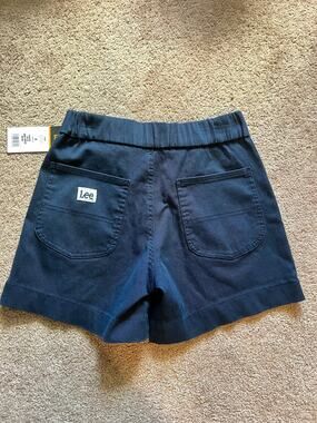 NWT Lee Women’s‎ Relaxed Fit Ultra Lux Utility Short Women’s Size 4
